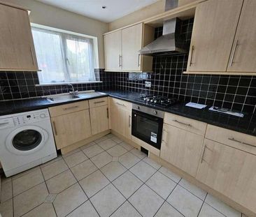 Church Hill, Loughton, IG10 - Photo 6