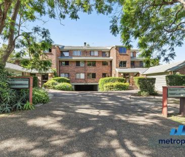 “SPACIOUS, MODERN AND A WALK TO EVERYTHING” - Photo 5