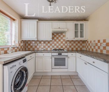 3 bedroom house to rent Abergavenny Gardens, Copthorne, Crawley, RH10 - Photo 4