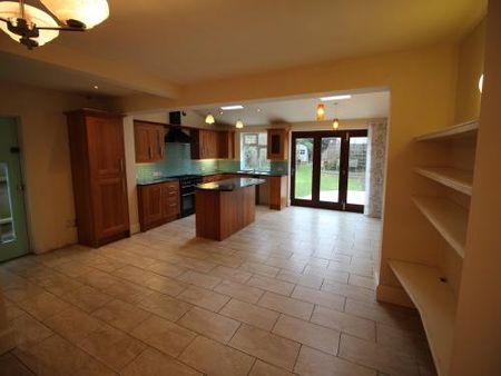 3 bedroom semi-detached house to rent - Photo 5