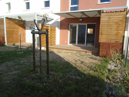 Location Maison 4 pièces 72m² CARPENTRAS 84200 - Photo 2