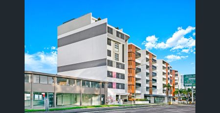 At Rear Spacious Three Bedroom With Privacy & Leafy Outlook - Photo 3