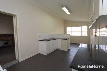 178 Stewart Street, Bathurst, NSW 2795 - Photo 3