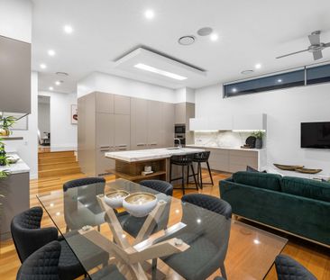 Luxurious architecturally-designed sanctuary with rooftop terrace - Photo 4