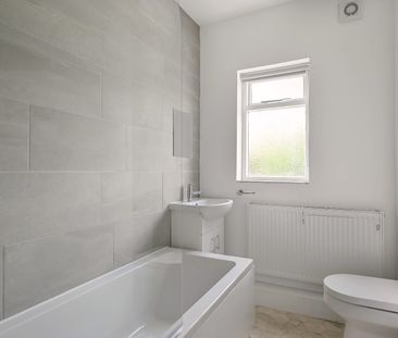 3 bedroom terraced house to rent - Photo 6