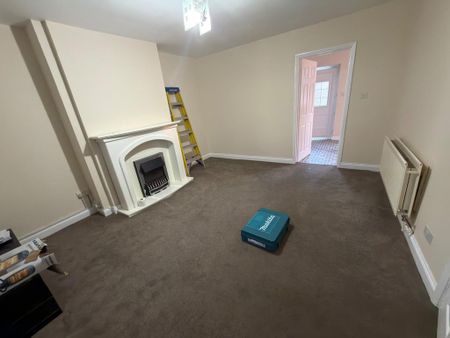 3 bedroom terraced house to rent - Photo 3