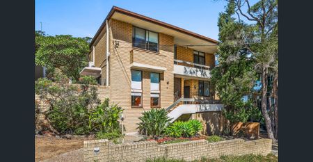 Five Bedroom Family Home in a Prime Location - Photo 3