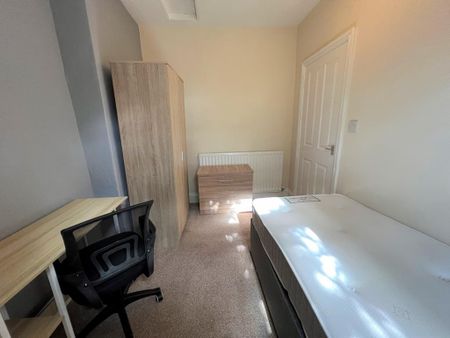 2 bedroom terraced house to rent - Photo 3