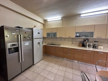 Large Mansion and Grounds, 6 bdr, Pipera - Photo 4