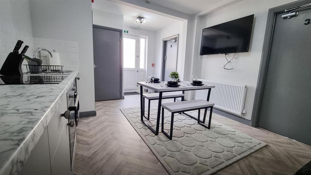 1 bedroom in a house share to rent - Photo 1