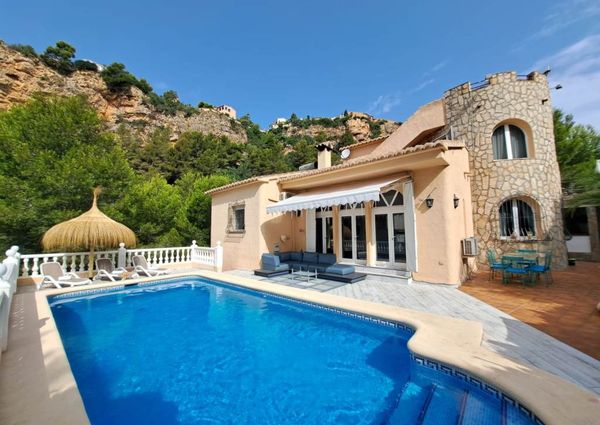 For rent villa with private pool near the beach in Cumbre del Sol, Benitachell