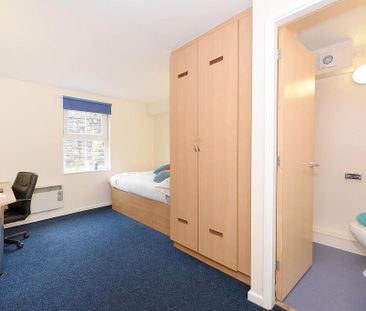 1 bedroom in a flat share to rent - Photo 6