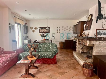 Villa unifamiliare via del lavatoio, Centro, Leonessa - Photo 4