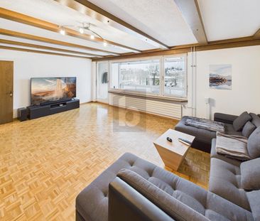 LIGHT-FLOODED WITH LOTS OF SPACE FOR CREATIVITY - Photo 4