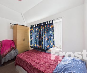 Wiltshire Avenue, Slough, Berkshire,SL2 - Photo 2