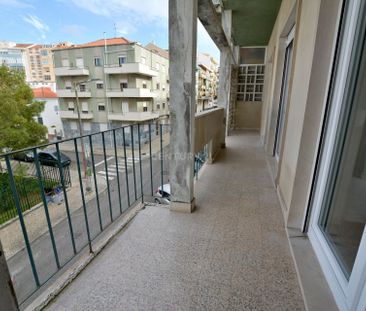 Apartamento T4 para arrendar no centro de Torres Vedras - Photo 2