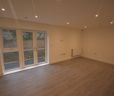 1 bed Apartment - To Let - Photo 2
