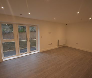 1 bed Apartment - To Let - Photo 5