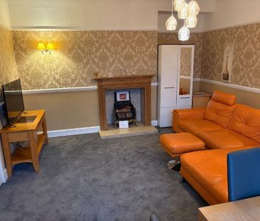 3 bedroom semi-detached house to rent - Photo 4