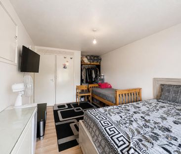 3 bedroom terraced house to rent - Photo 6