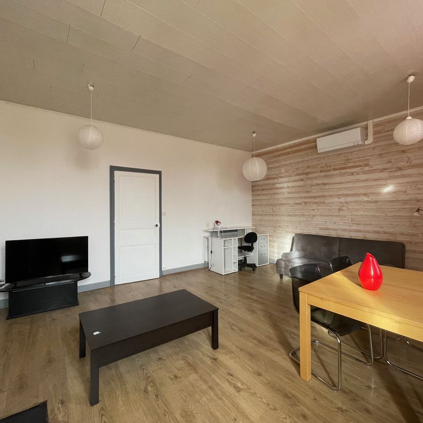 Location Appartement 2 pièces 55m² ROCHEFORT 17300 - Photo 1