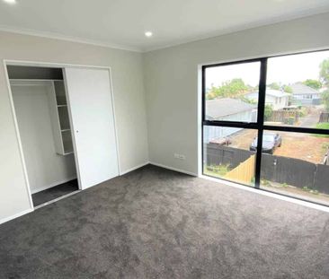 Bright & Sunny 3-Bedroom, 2-Bathroom Home in M... - Photo 2