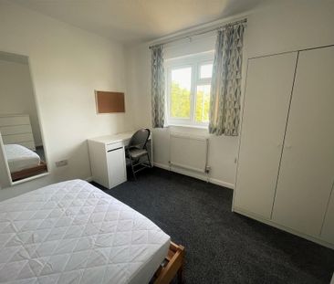 4 bedroom terraced house to rent - Photo 4