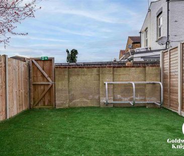 1 bedroom in a house share to rent - Photo 6