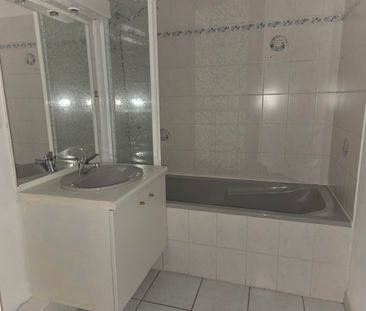 Location Appartement 3 pièces 68m² - Photo 2