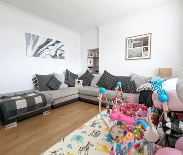 Pendre Crescent, Pontyclun, Llanharan - Photo 1