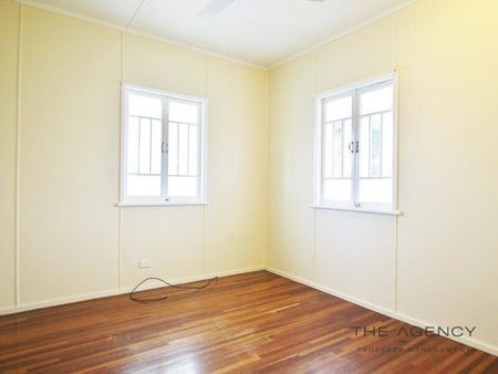 Highset home in convenient Northside location - Photo 4