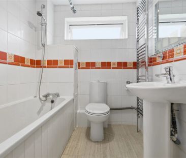 2 Bedroom House - Terraced - Photo 6