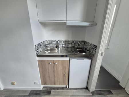 Location Appartement 1 pièce 22m² CAMBRAI 59400 - Photo 2
