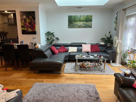 6 bedroom terraced house to rent - Photo 3