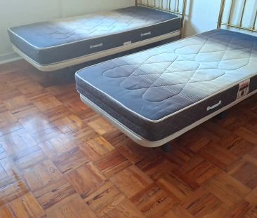 Room in a shared 3-bedroom apartment for rent in Sintra. - Foto 2