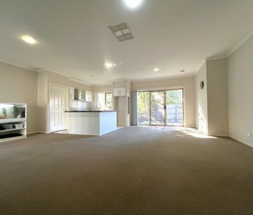 3 Bedroom Unit in Prime Location - Photo 2