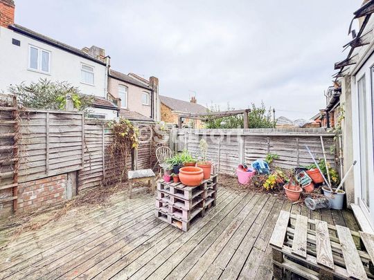 5 bedroom terraced house to rent - Photo 1