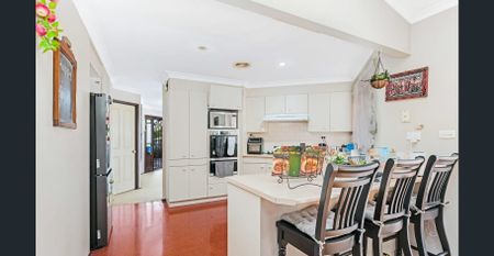 Huge Home with Swimming Pool! - Photo 3