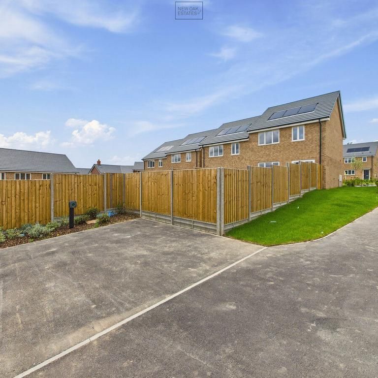 3 bedroom semi-detached house to rent - Photo 1