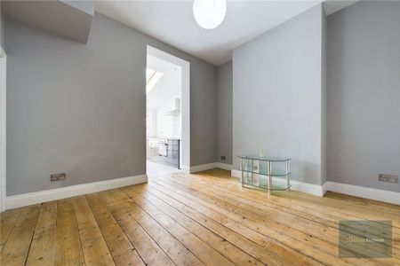 3 bedroom terraced house to rent - Photo 5