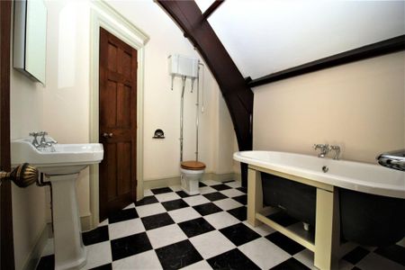 2 bedroom semi-detached house to rent - Photo 4