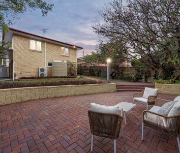 Modern Split-Level Family Home in Prime Mount Gravatt East Location - Photo 5