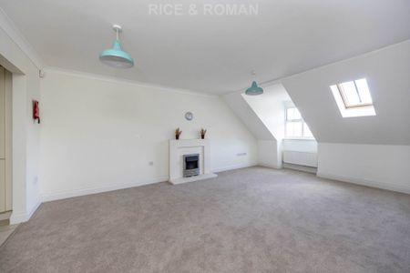 2 Bedroom Apartment, Templeton Court – Hampton Hill - Photo 3