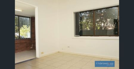 Large 3-Bedroom Home with Teenage Retreat - Photo 3