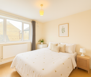 4 bedroom end of terrace house to rent - Photo 1