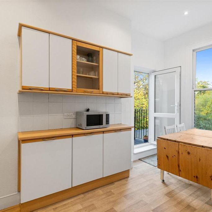 2 bedroom flat to rent - Photo 1