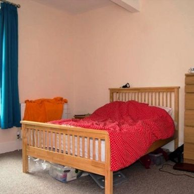 Large 5 bedroom house available - Photo 3