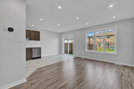 For Lease - 100 Monarch Street, Welland, Ontario - Photo 3