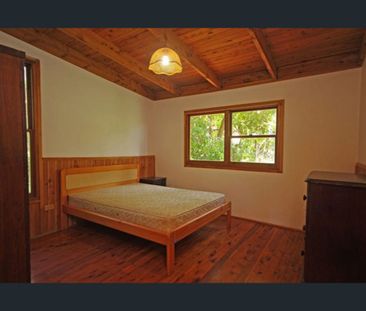 Partly Furnished | 2 Bedrooms | 1 Bathroom - Photo 3