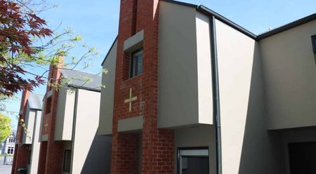 Private Townhouse in Convenient Merivale Location - Photo 4